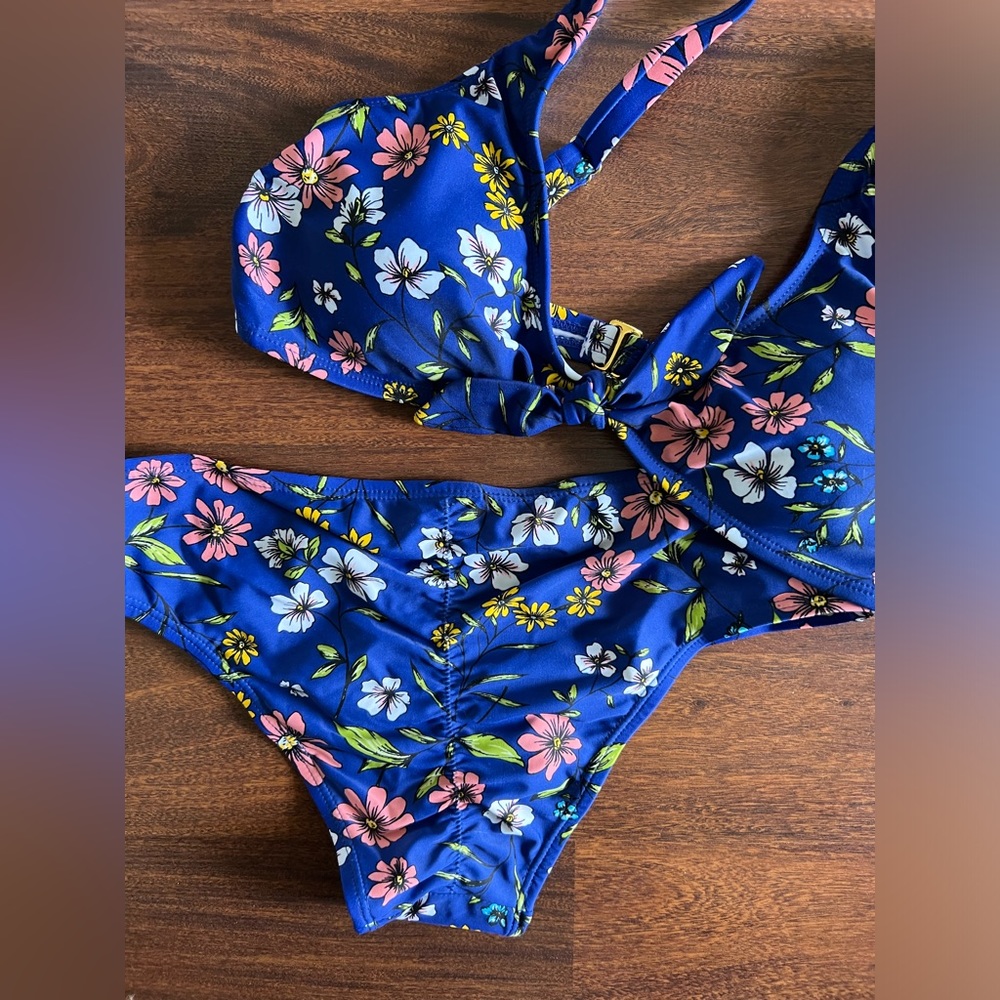 NWT Hot Water Blue Floral 2 Piece Bikini Size M/L